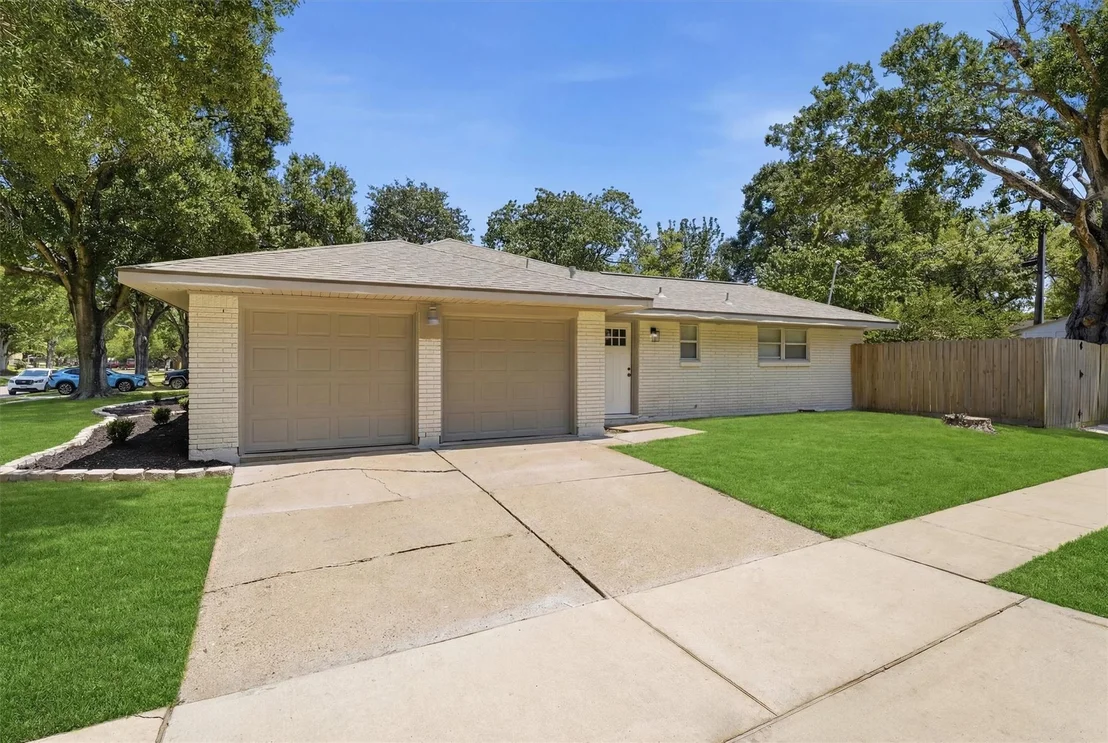Photo of 10302 Belfast Road