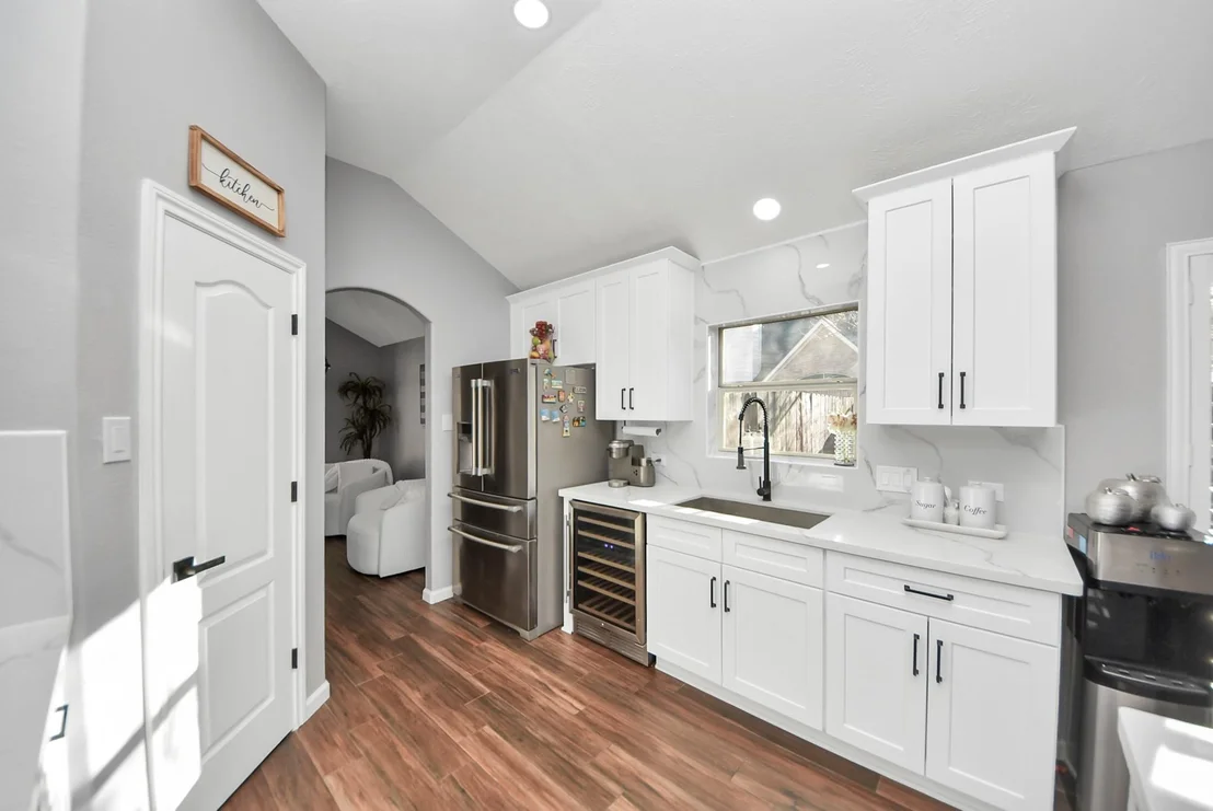 Photo of 6115 Pine Lakes Drive