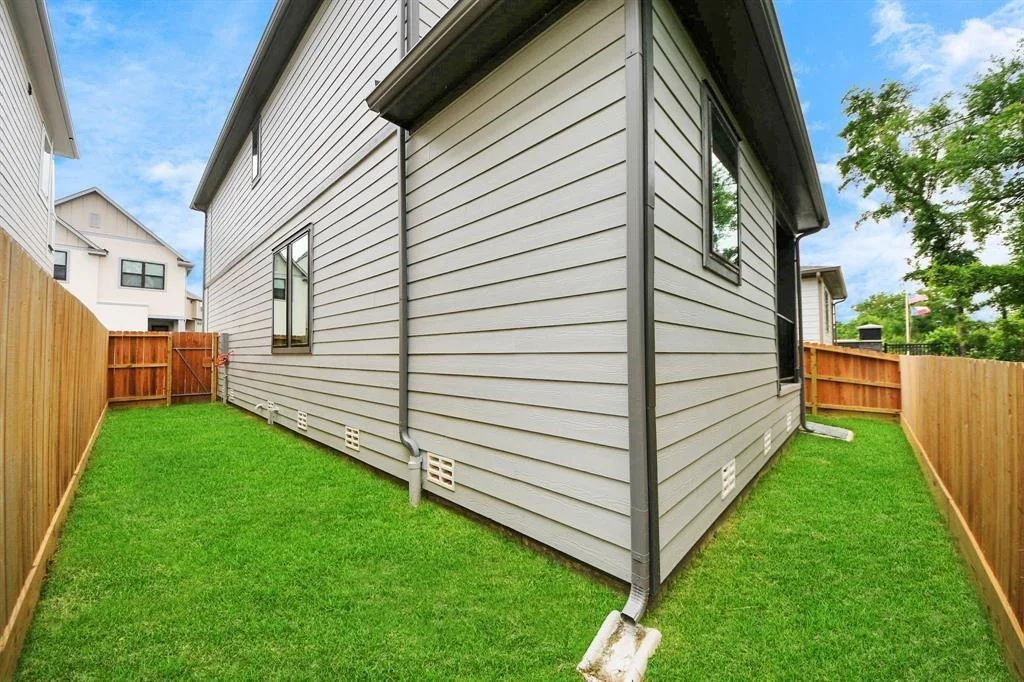 Photo of 405 Forest Reserve Place