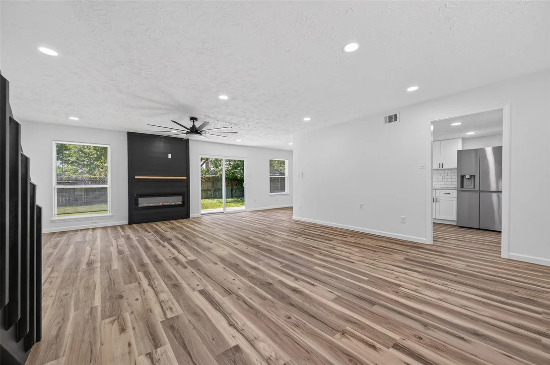 Photo of 6107 Fuller Street
