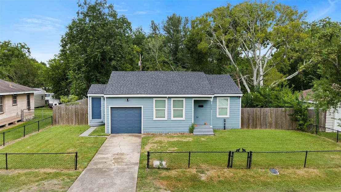 Photo of 508 Azalea Drive