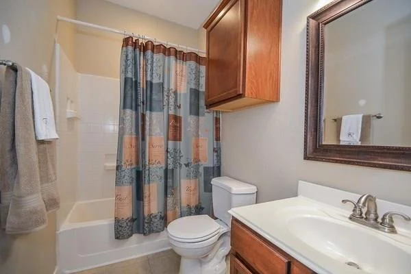Photo of 623 W Newport Bend