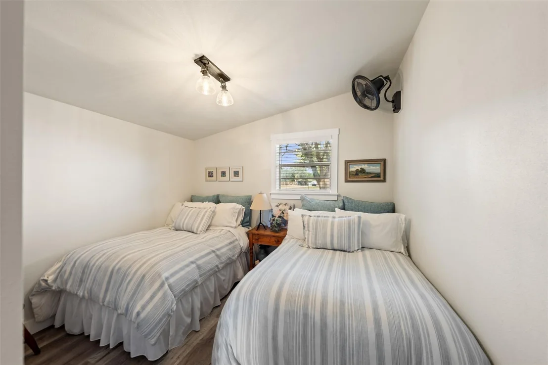 Photo of 1402 County Road 243