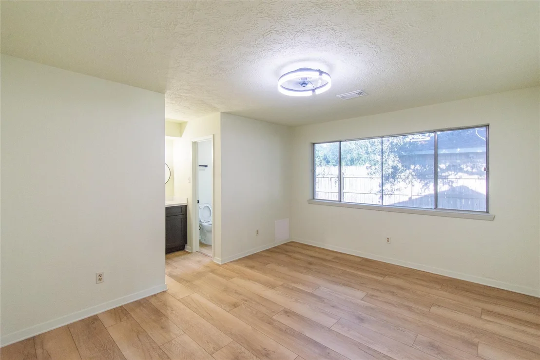 Photo of 462 Capehill Drive
