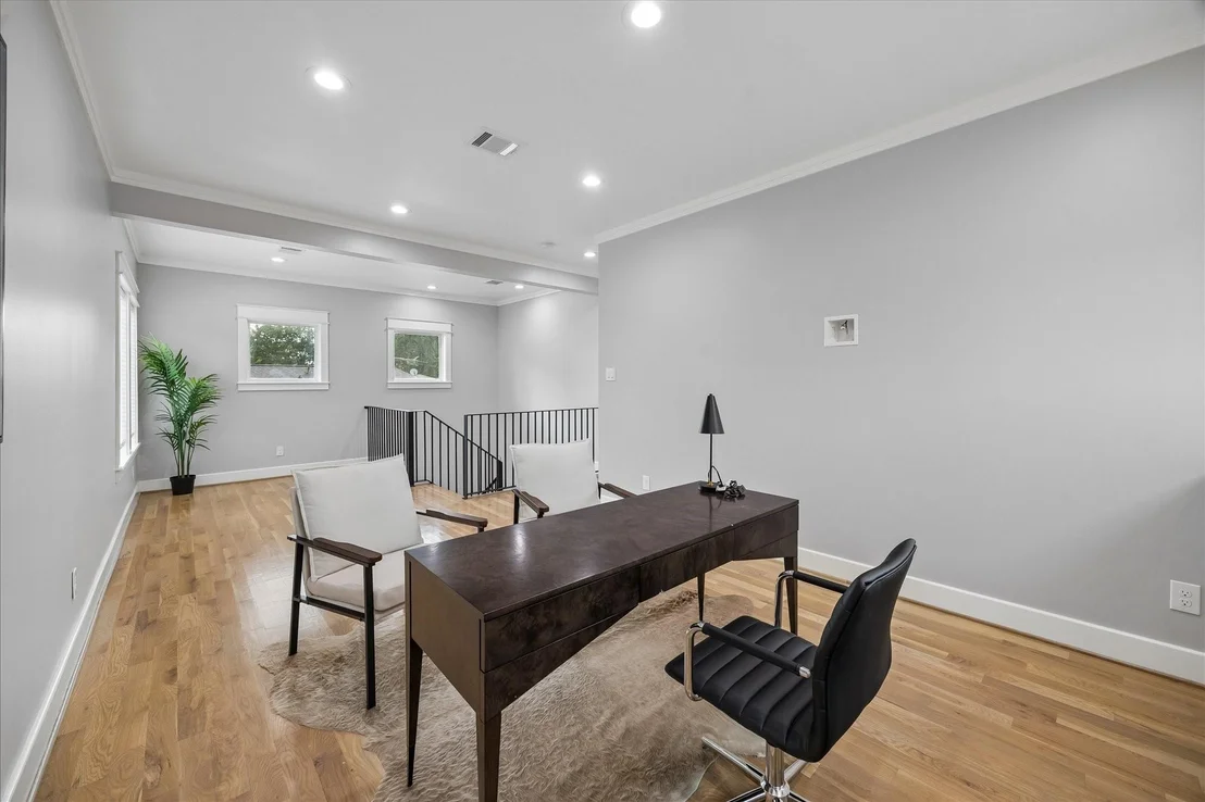 Photo of 1205 Temple Street