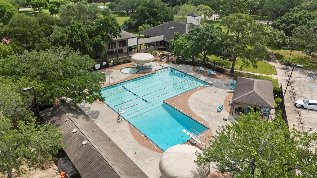 Photo of 18115 Longcliffe Drive