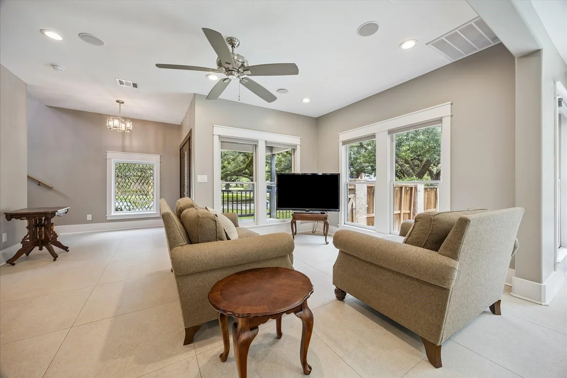 Photo of 4344 Clay Street
