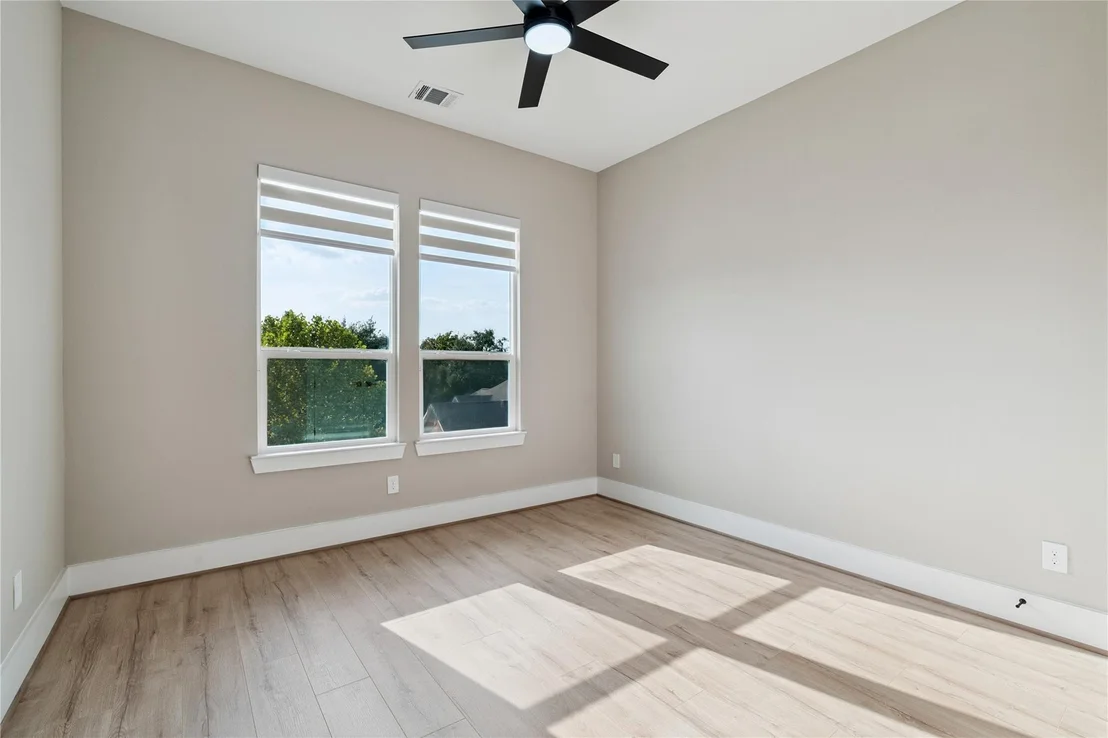 Photo of Unit E at 4013 Griggs Road