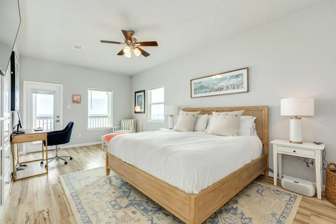 Photo of 2938 Bluewater Highway