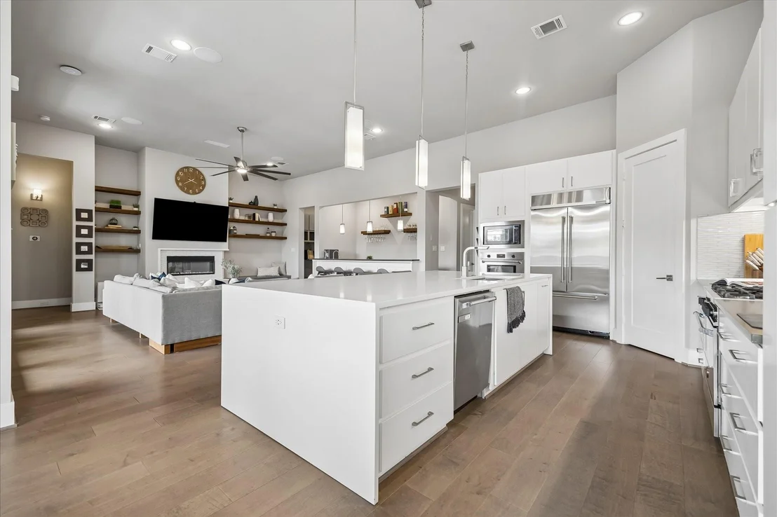 Photo of 1335 Du Barry Lane