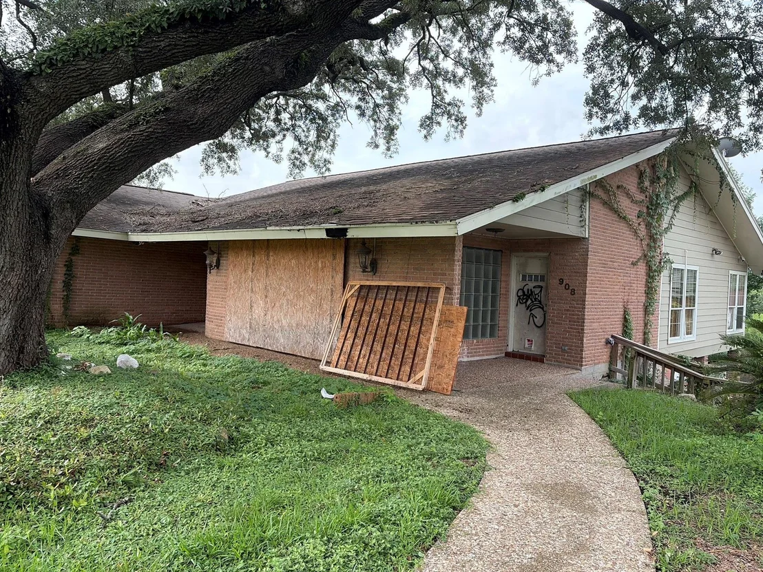 Photo of 908 Westmont Drive