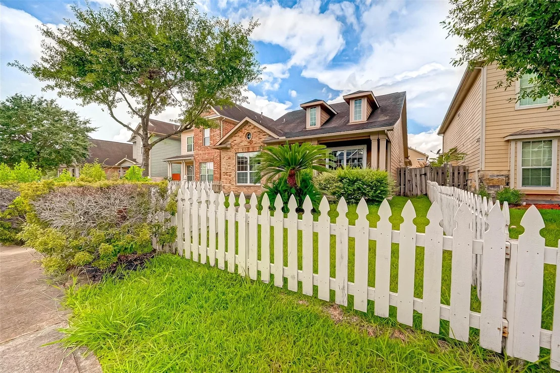 Photo of 7130 Pavilion Drive