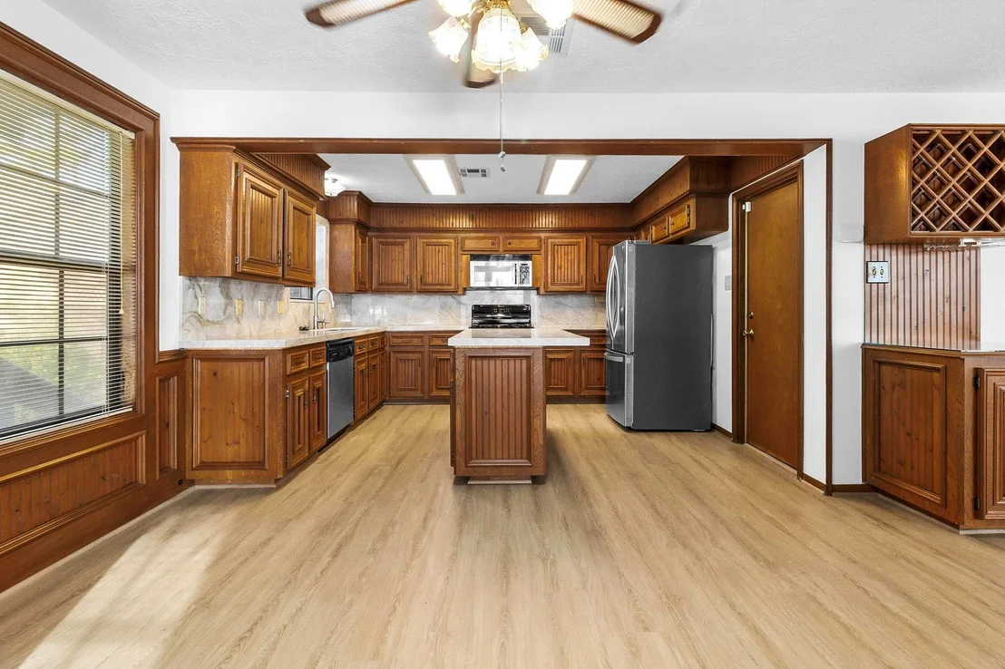 Photo of 554 Harbor Drive