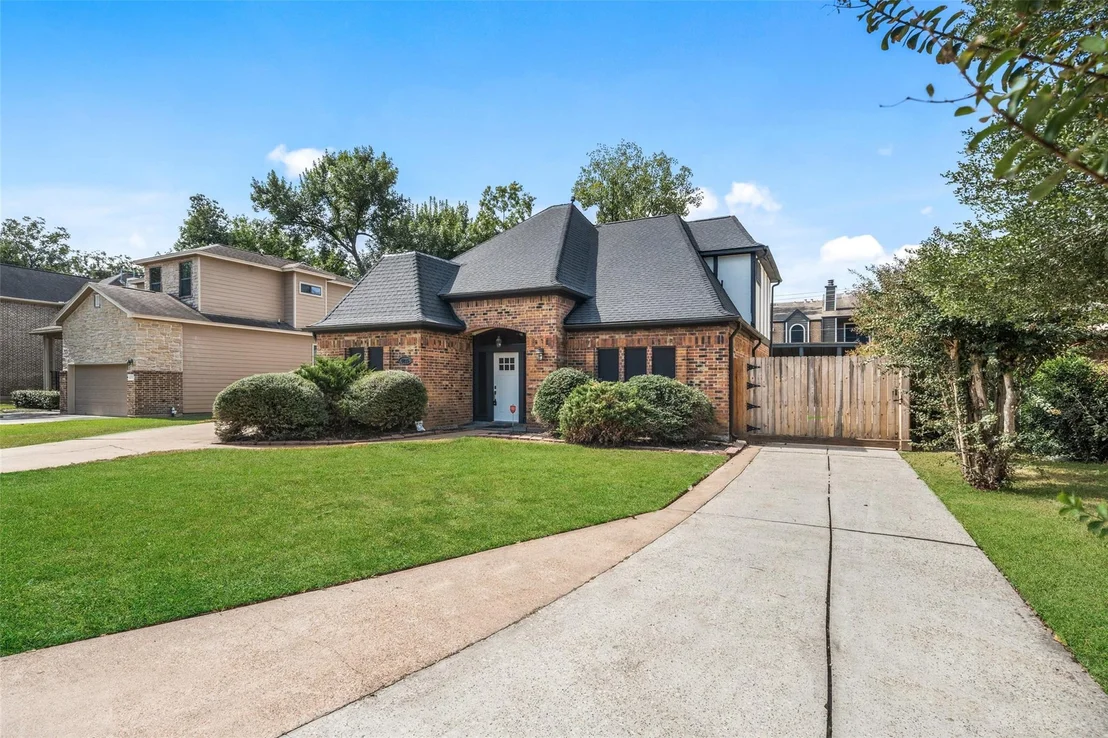 Photo of 6215 Ash Oak Drive