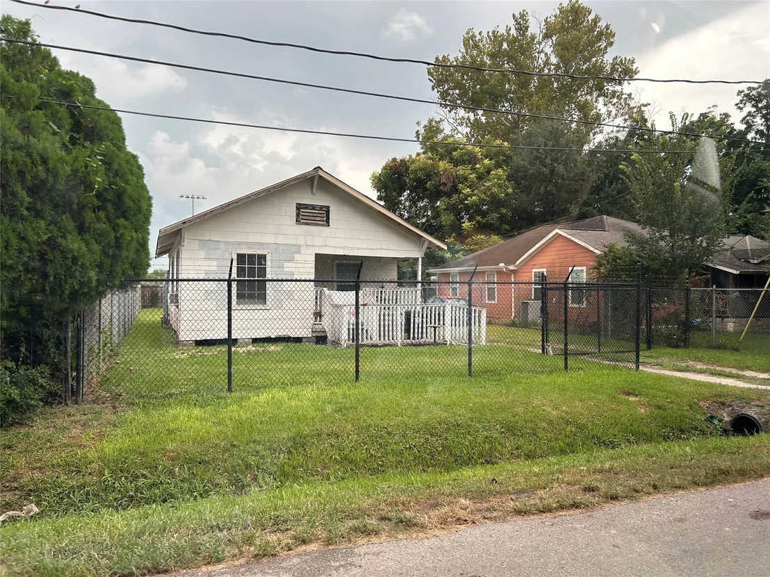 Photo of 10612 Exeter St