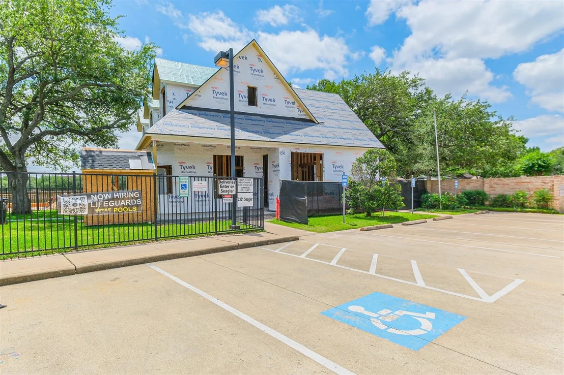 Photo of 10015 Lynbrook Drive