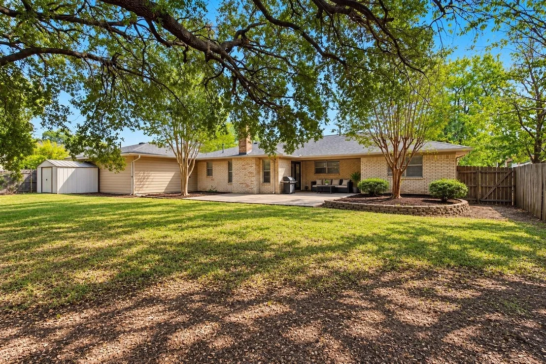 Photo of 3800 Windridge Drive