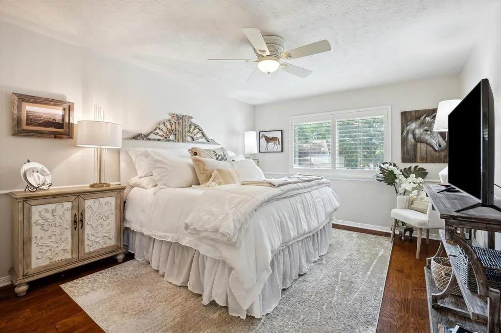 Photo of 15927 Meadowside Drive