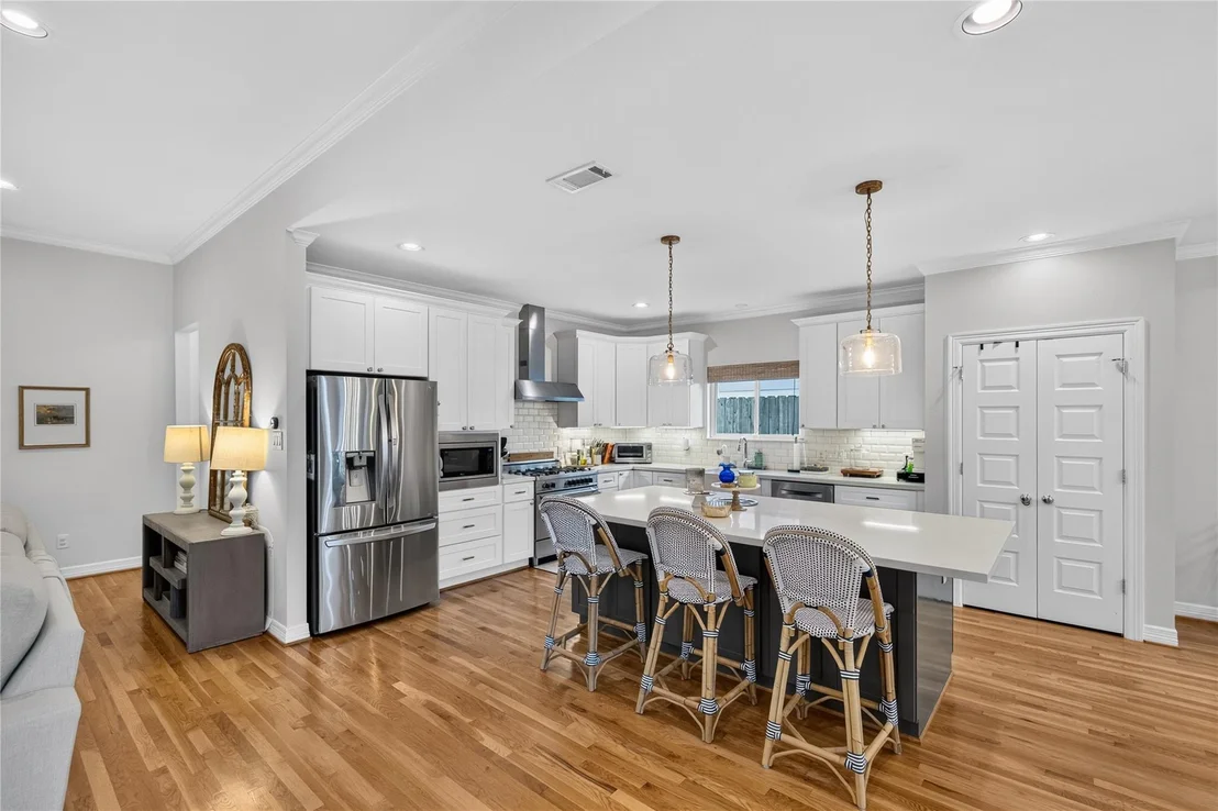 Photo of 1722 Chippendale Road