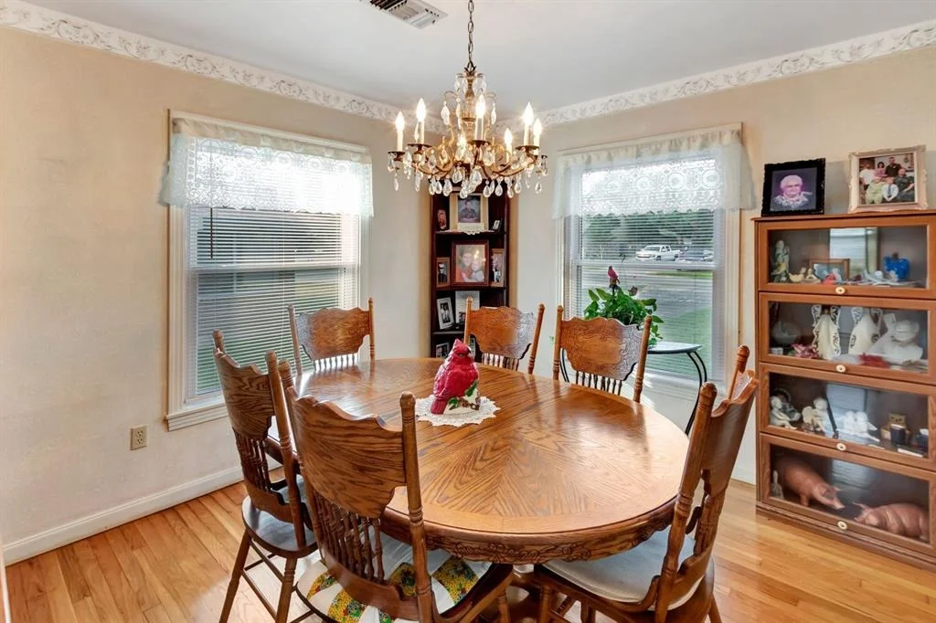 Photo of 820 Meadow Lane