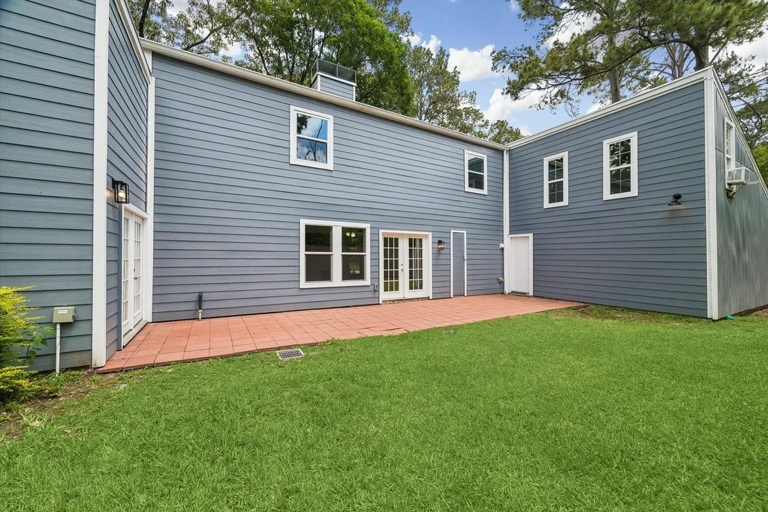 Photo of 1906 River Falls Drive