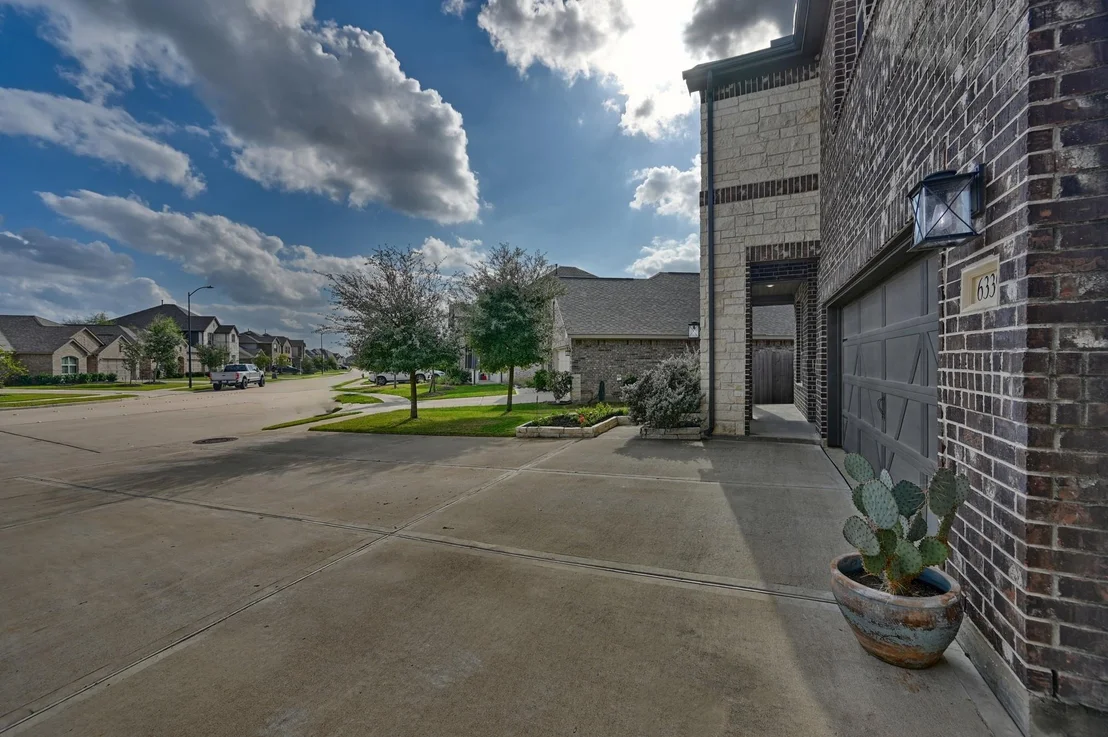 Photo of 6339 Cantigny Lake Drive