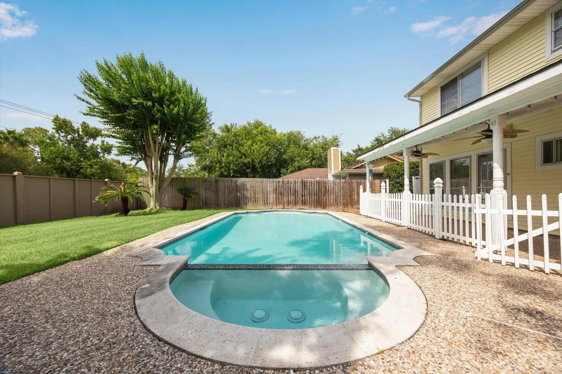 Photo of 607 Oak Harbor Drive