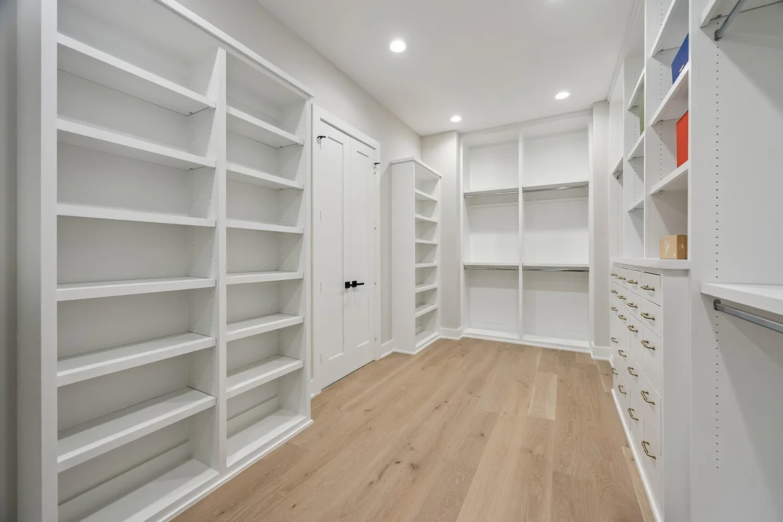 Photo of 2214 Chantilly Lane