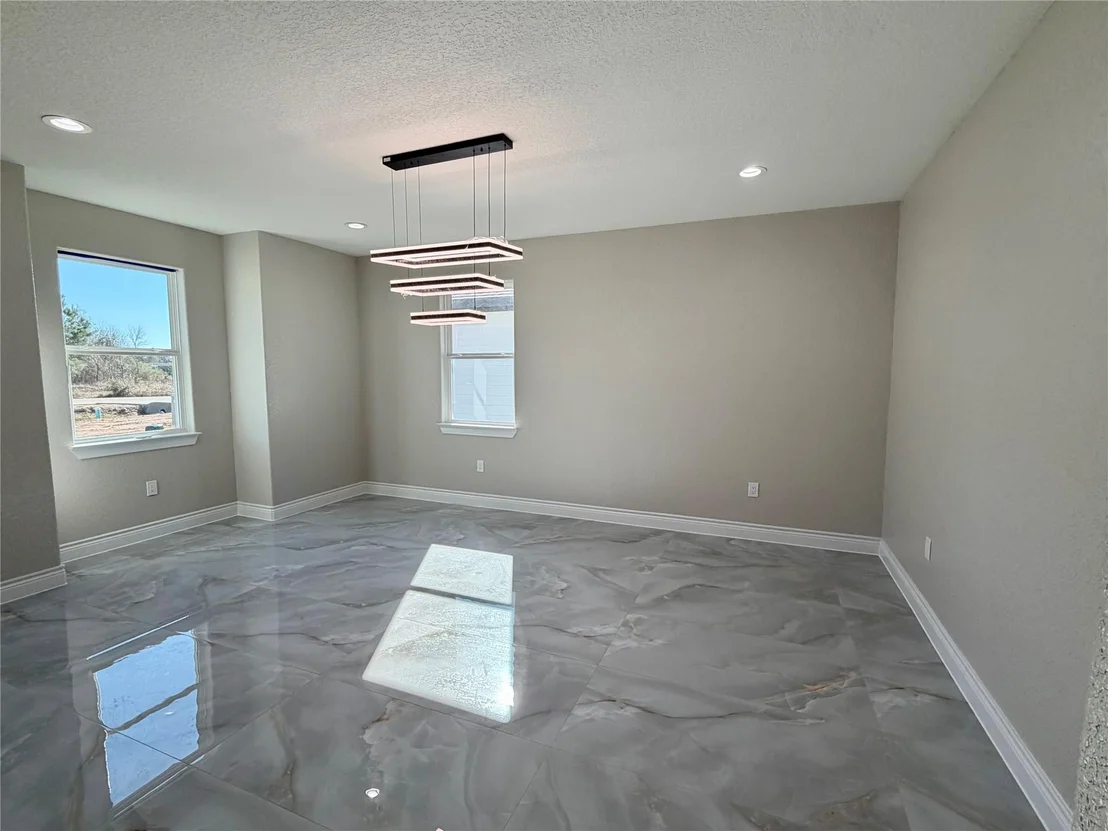Photo of 1175 Road 5203