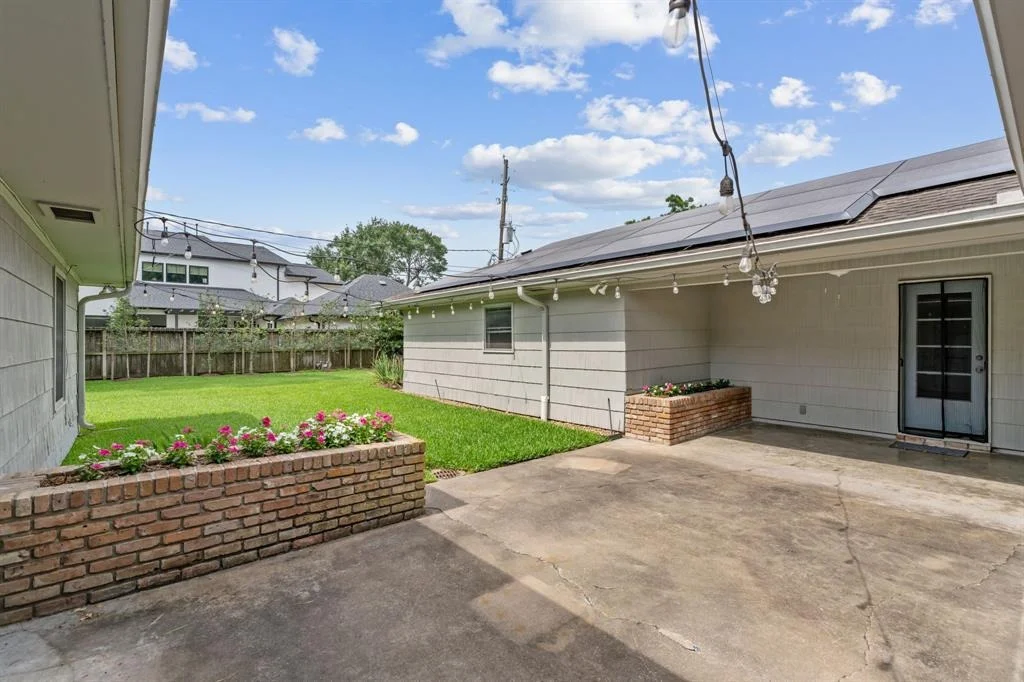Photo of 5627 Del Monte Drive