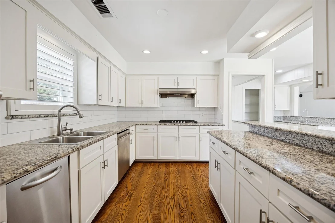 Photo of 10323 Pine Forest Road