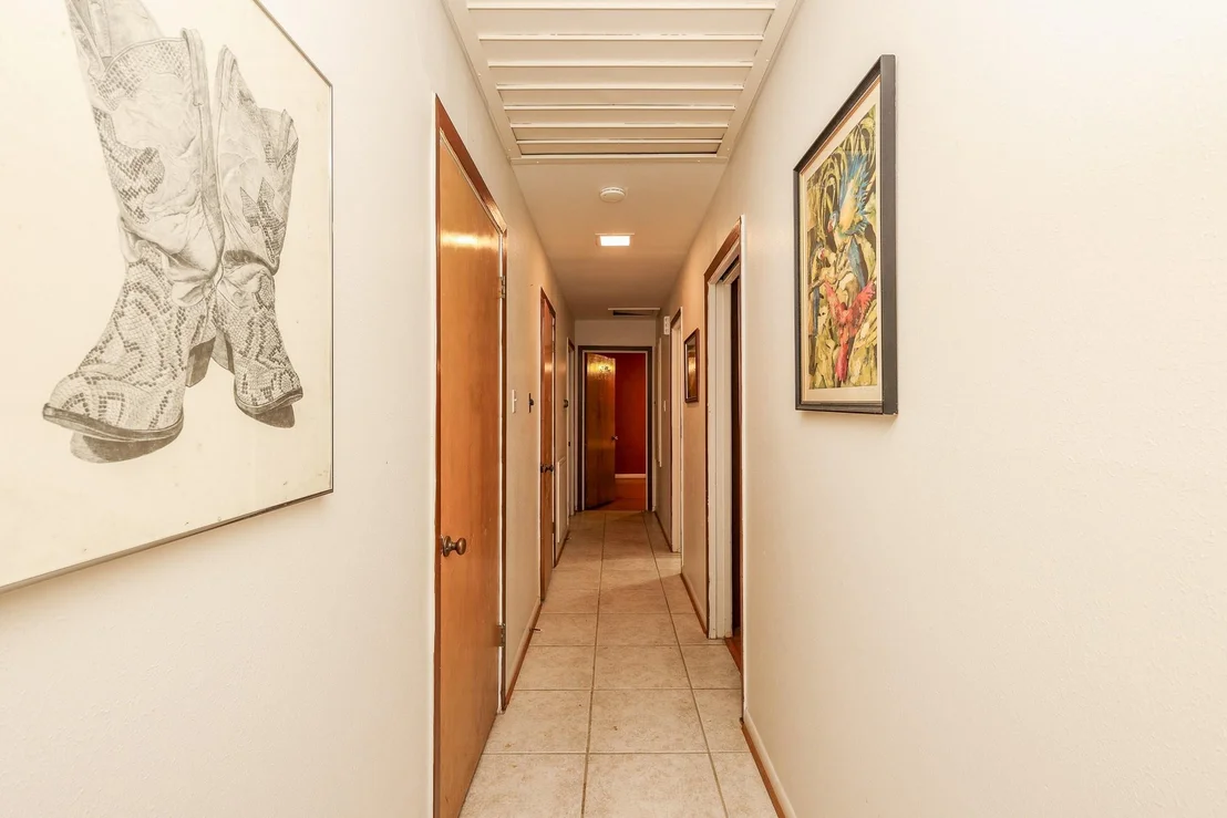 Photo of 6834 Hendon Lane