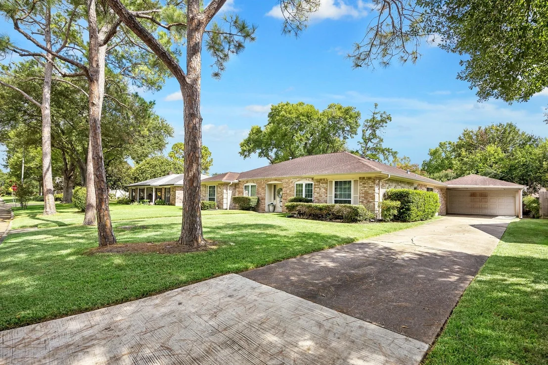 Photo of 10907 Overbrook Lane