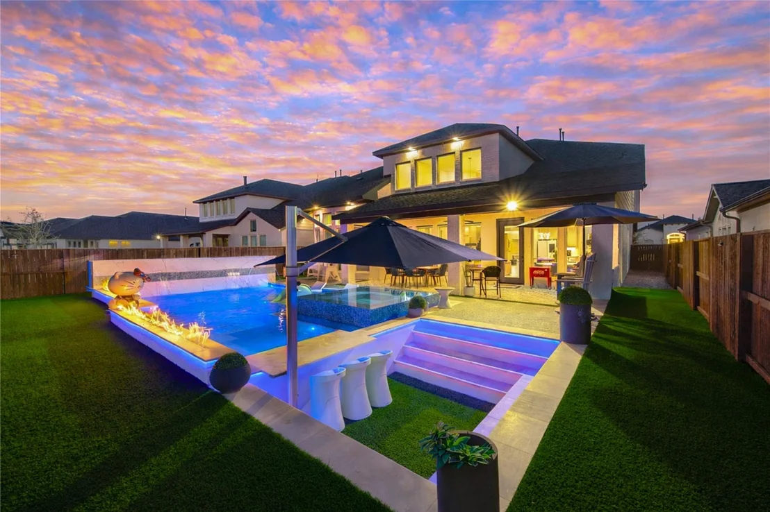 Photo of 1815 Longcroft Lane