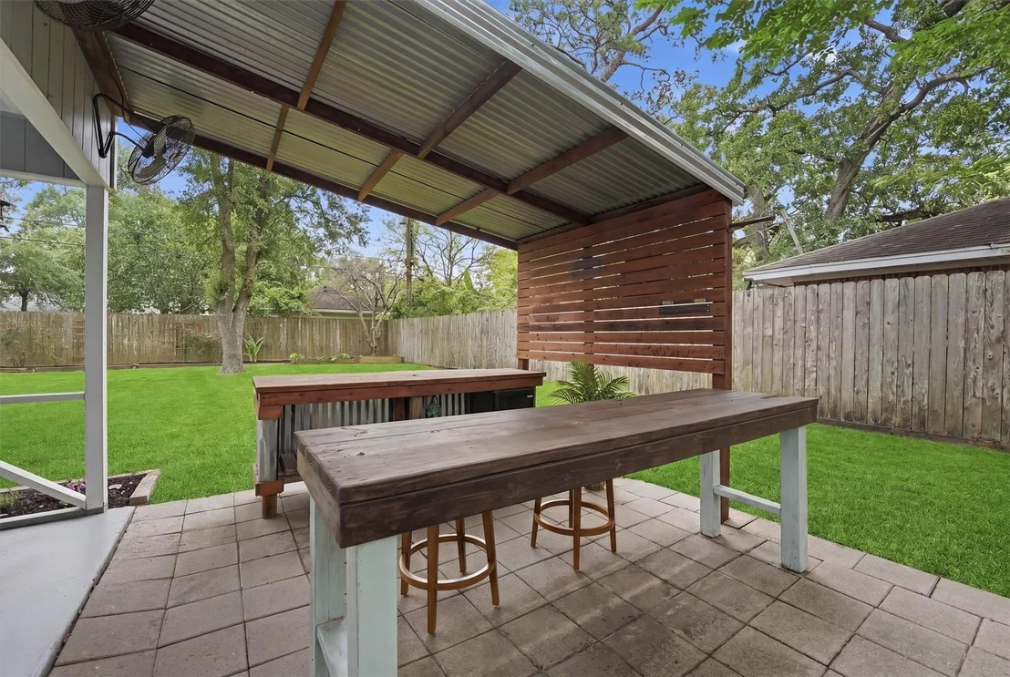 Photo of 215 Whispering Oaks Drive