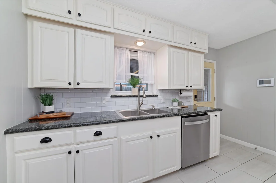 Photo of 2127 Lazybrook Drive