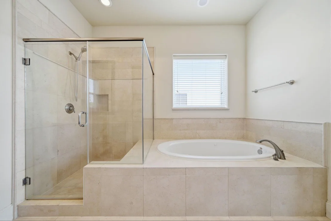 Photo of 8926 Lakeshore Bend Drive