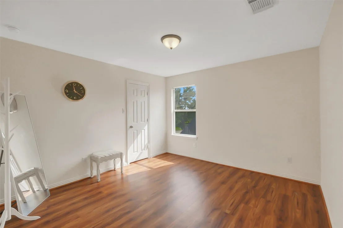 Photo of 8915 High Ridge Lane