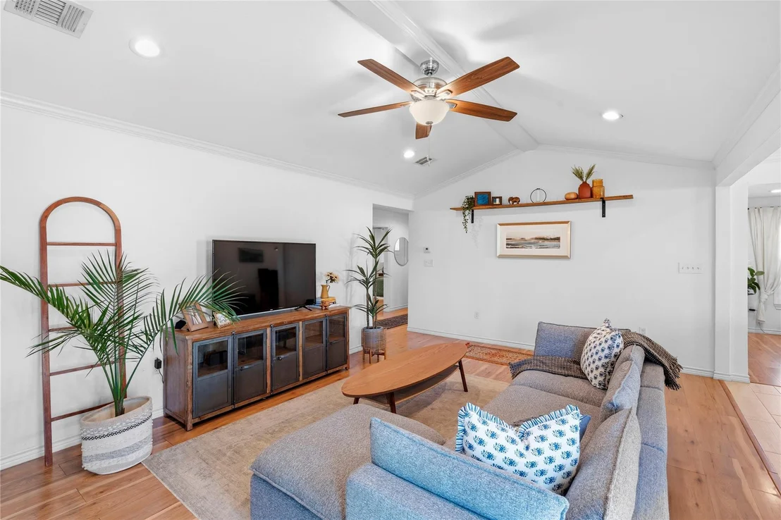 Photo of 102 Enchanted Oaks Court