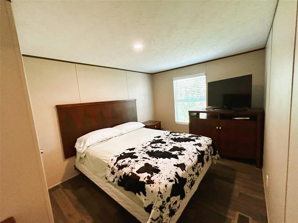 Photo of 582 Road 5605
