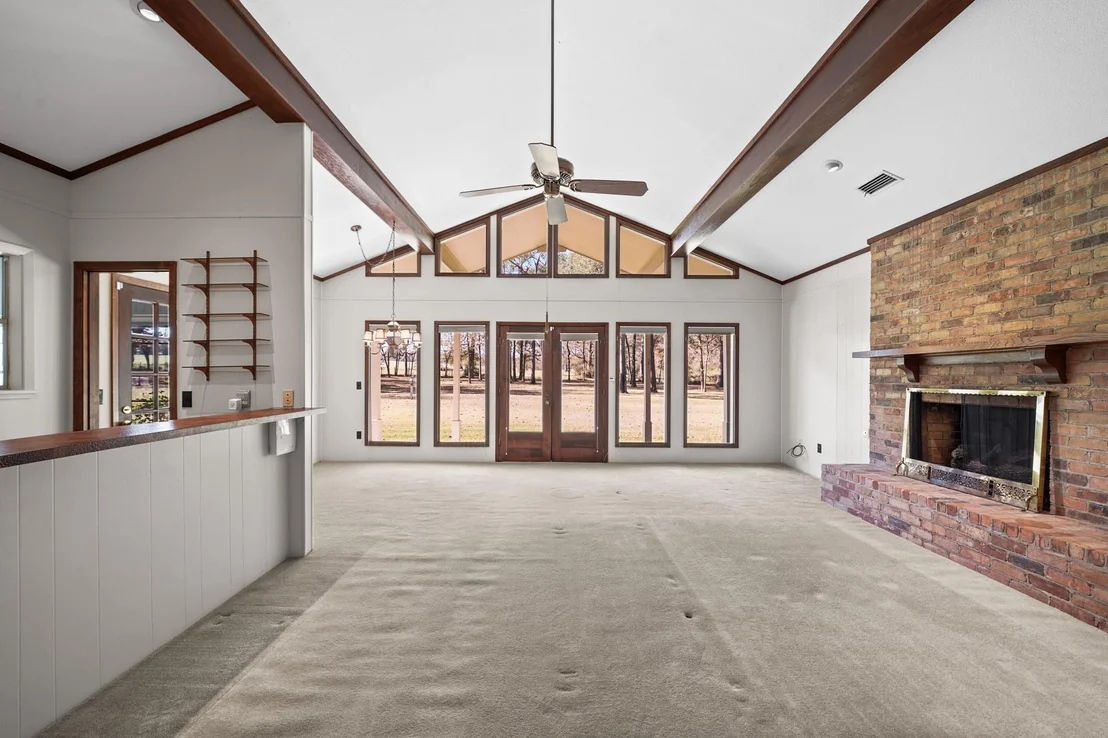 Photo of 1204 Live Oak Lane