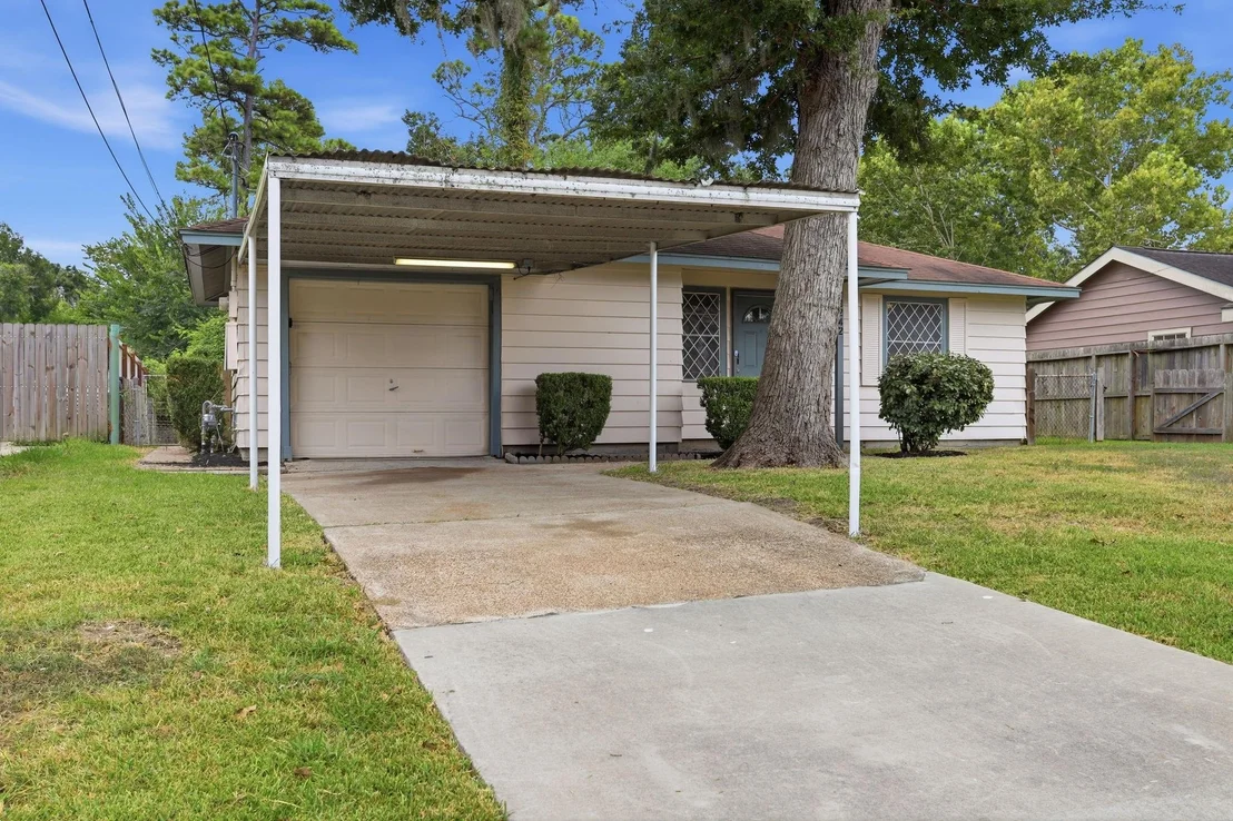 Photo of 9242 Forest View Street