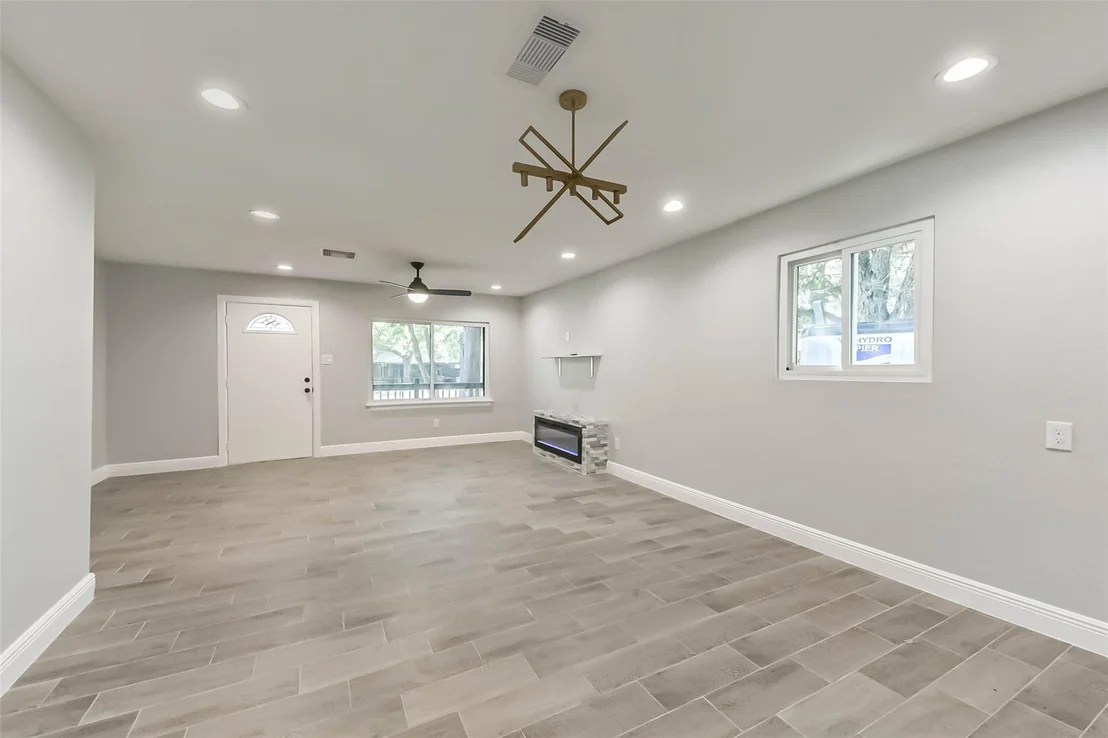 Photo of 8925 Everglade Drive