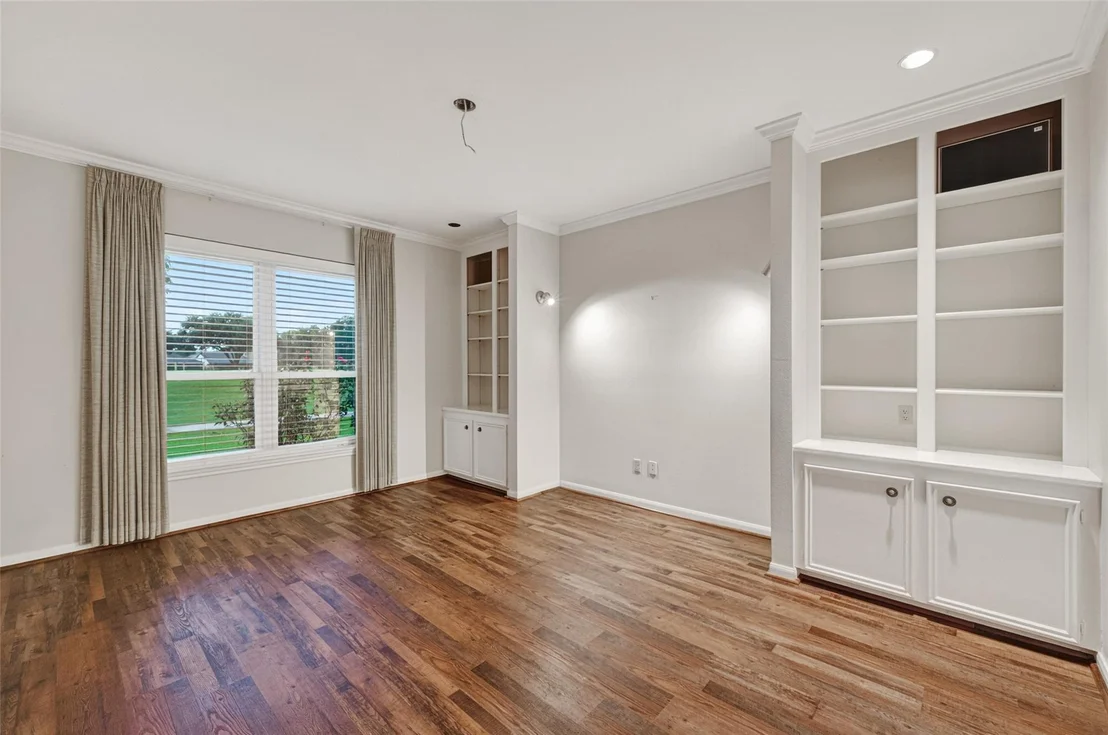 Photo of 618 Longview Drive