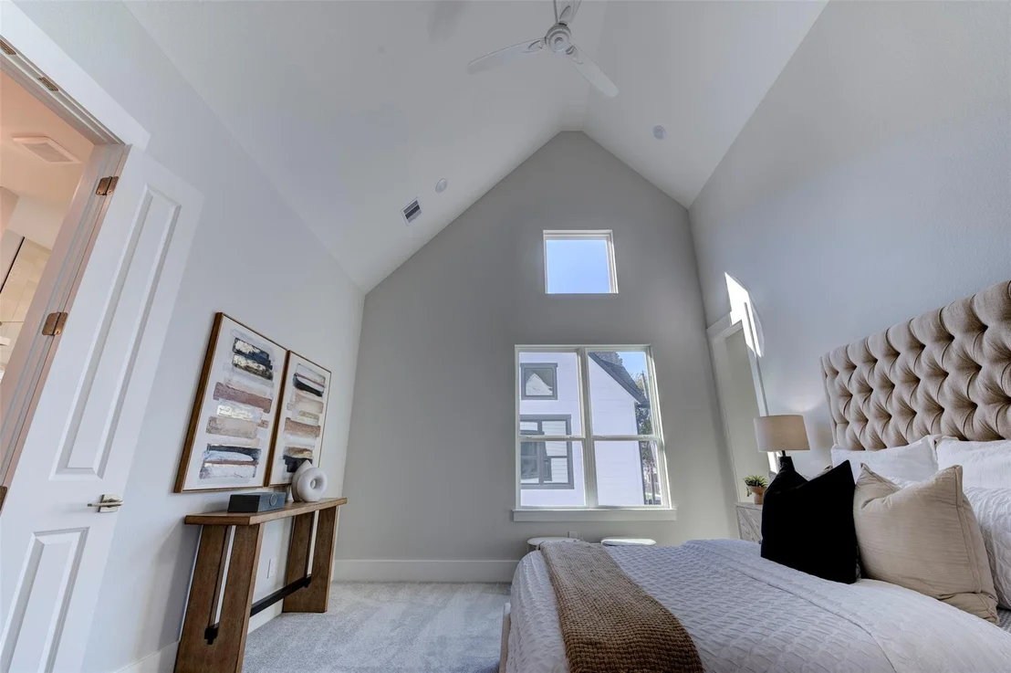 Photo of 5128 Rosslyn Road
