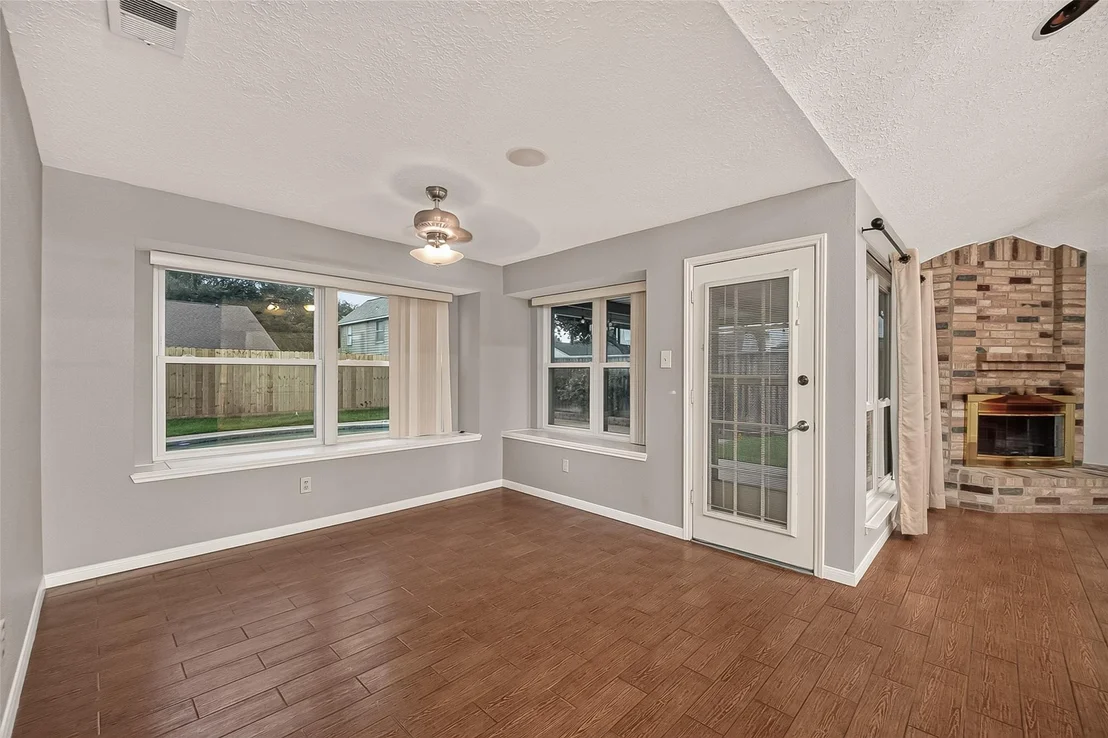 Photo of 913 Willowbriar Lane