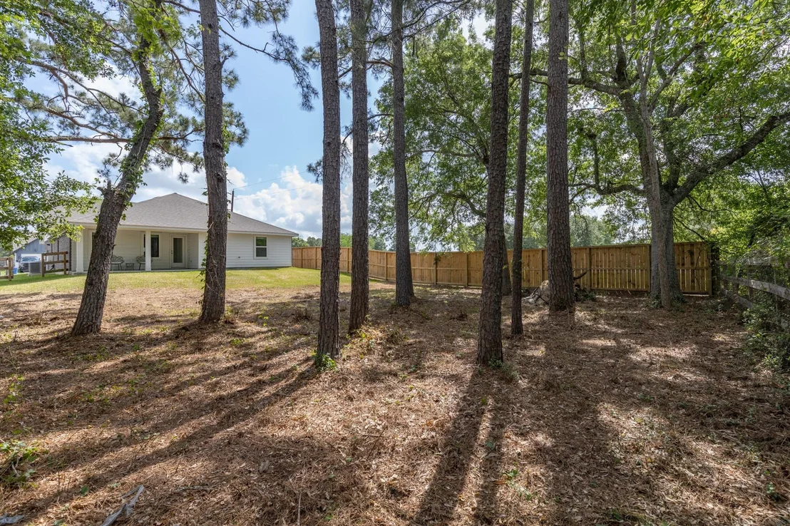 Photo of 103 Lakeway Circle