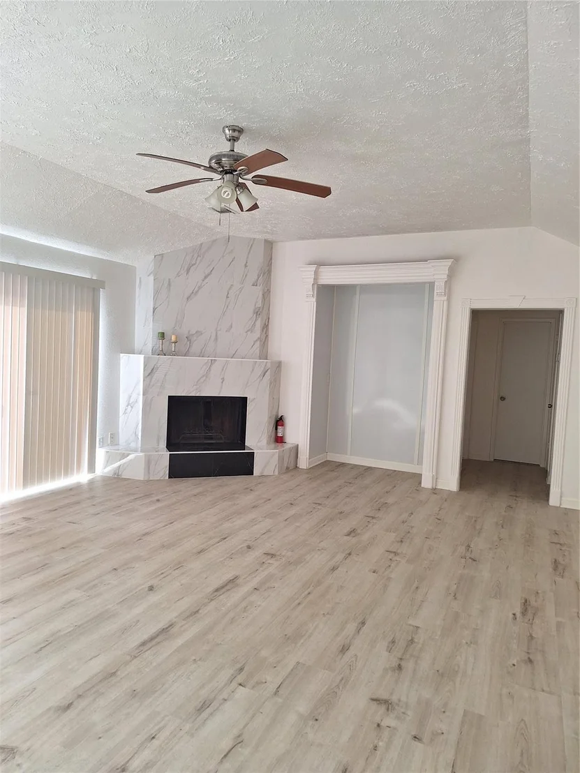 Photo of 4030 Knoll Glen Drive