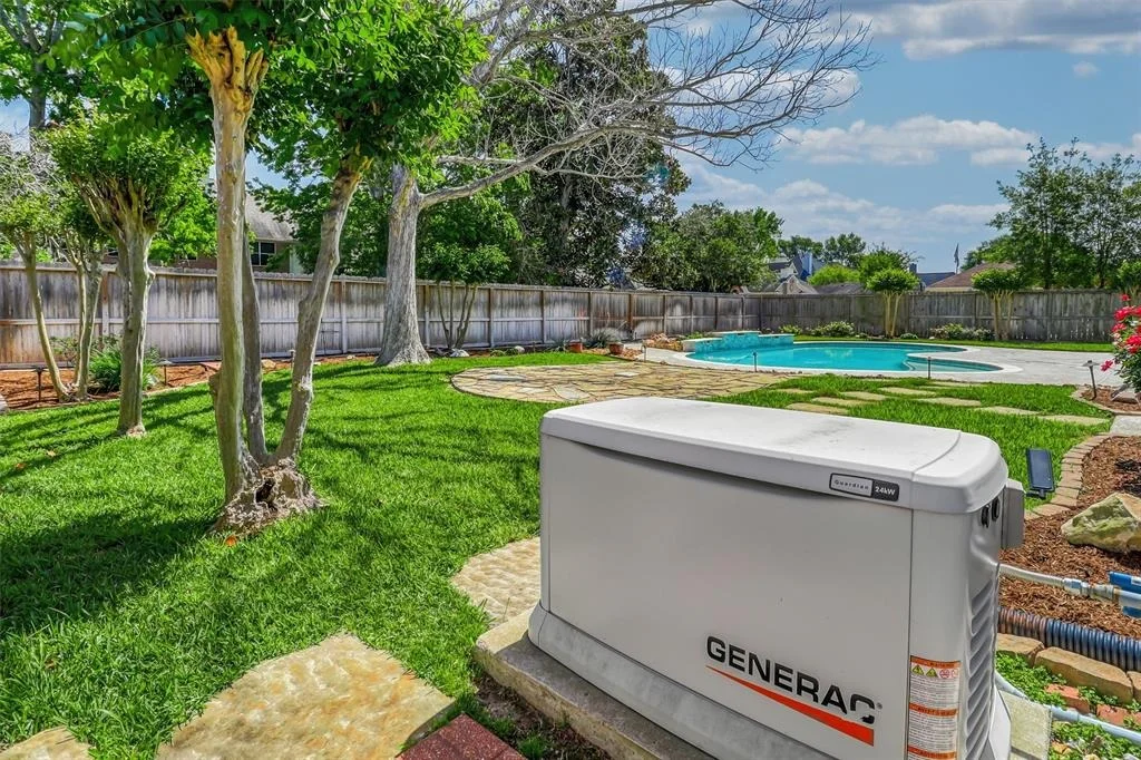 Photo of 2114 Summerland Drive N