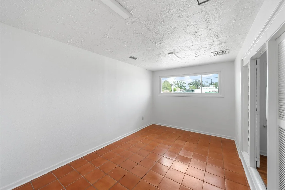 Photo of 7303 Long Point Road